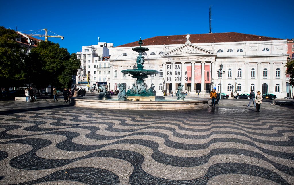 Смотрите также лучший путеводитель по Лиссабону